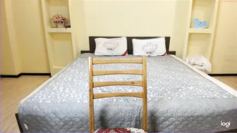 leya_gray shows her sweet holes