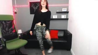 laurasmiles charismatic girl jerking juicy holes