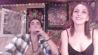 couple2921 attractive slut caresses shaved cunt