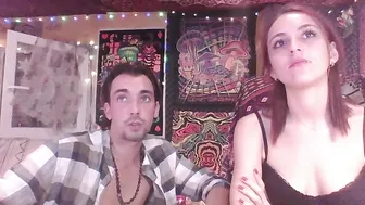 couple2921 attractive slut caresses shaved cunt