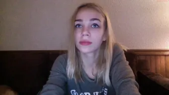 cocochloe seductive and hot beauty pulls vagina