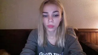 cocochloe seductive and hot beauty pulls vagina