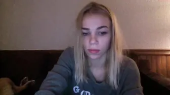 cocochloe seductive and hot beauty pulls vagina
