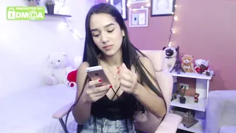 barbara_brunette beautiful slut plows pussy with phallus