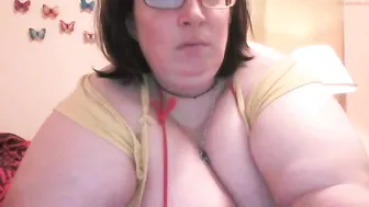 alli_kat78 gorgeous prostitute caresses shaved cunt