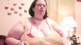 alli_kat78 gorgeous prostitute caresses shaved cunt