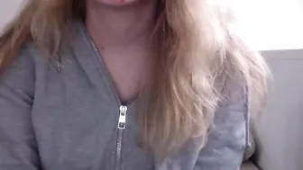 b_leable fucks herself in pussy