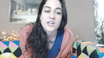 Erin Marie O'Keefe aka Goddess Green Eyed naughty nipple exposes her body