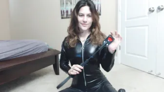 Erin Marie O'Keefe aka Goddess Green Eyed in a new apartment shows a striptease
