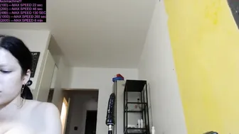 amnesia__haze fucks herself in front of the webcam