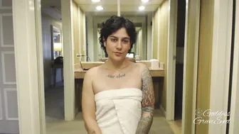 Erin Marie O'Keefe aka Goddess Green Eyed hot slut fucking fucking bitchy