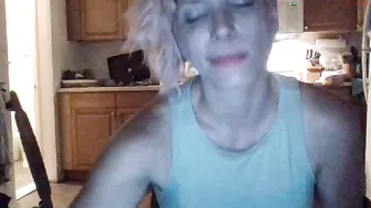 xtina83 gentle erotic spinning at the chair