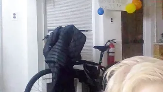 xtina83 courtesan takes off her tights