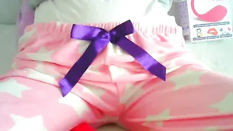 very_tight_pussy whore babe masturbates pussy