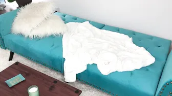 thereallisaan mature hottie caresses shaved cunt