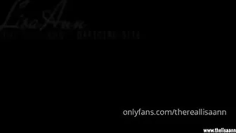 thereallisaan mature confused masturbates shaved pussy