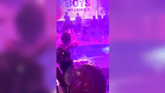 thereallisaan hot babe gently jerks pussy