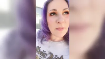 scarlet_elli busty harlot fingering pussy