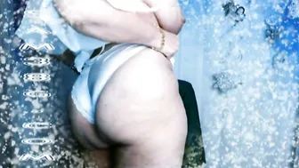 sam38 teen slut gently jerks her pussy