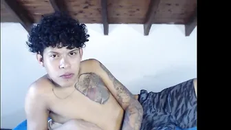 pussy__breaker exquisite slut shows juicy ass