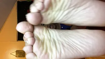 princessofthesoles babe masturbates with phallus