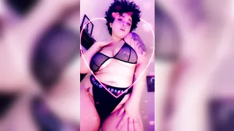 oenvyus caresses the holes with his hand