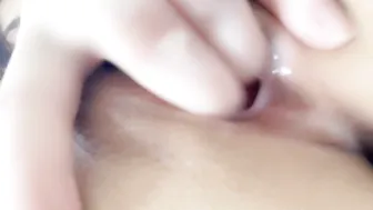 lexalite burning leggy babe pulls clit