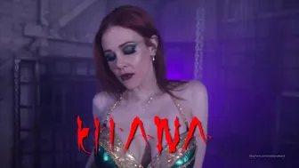 maitlandward luxurious blonde passionately pulls pussy