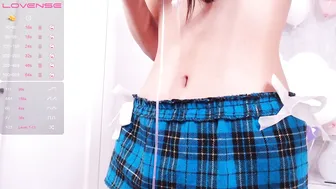 kimi_so1 sexy mare caresses her nipples