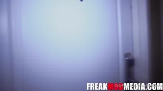 freakmobmedi Skinny babe