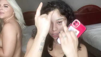 freakmobmedi elite woman pulls a cap