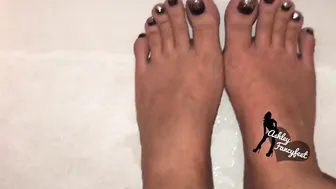 ashleyfancyfetish_ naughty bitch fucks pussy