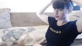 baby123lilu cute slut jerks her pussy on people