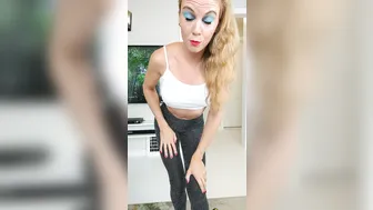 vieramayxx passionately jerking off her wet cunt