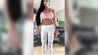 xxxjewelsjad greedily fucks herself with a toy