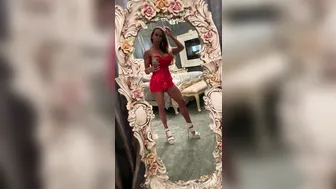 xxxjewelsjad gorgeous bitch dancing striptease
