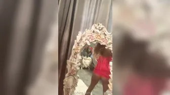 xxxjewelsjad juicy babe caresses pussy