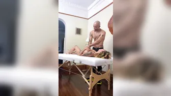 wydesyd beautiful chick takes off her underwear