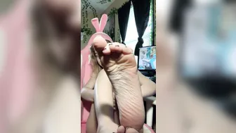 valeriewhitebb in stockings teased pussy lying on her back