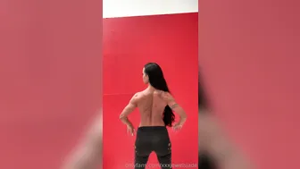 xxxjewelsjad cool skinny rubs her lips sex