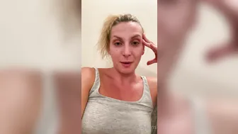 victoria may89 rebellious slut licks dildo