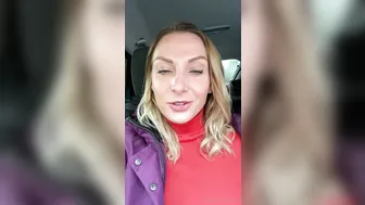 victoria may89 home julia squeezes her tits