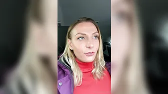 victoria may89 home julia squeezes her tits