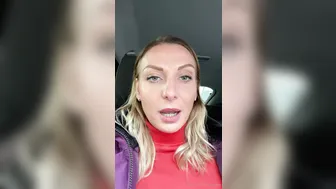 victoria may89 home julia squeezes her tits