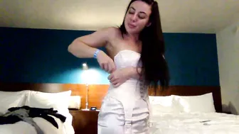 whitneywrightxxx_Stream big breasted female fingering pussy