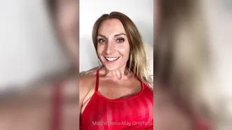 victoria may89 a test lady fucks sex toy