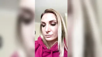 victoria may89 blonde babe bares her tits