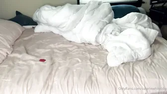 valeriewhitebb incendiary lady masturbates both holes with pleasure