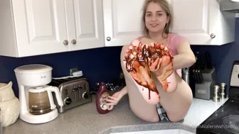 valeriewhitebb amazing slut is hot fucking her holes