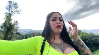 vanityfo naughty slut fucks anus phallus